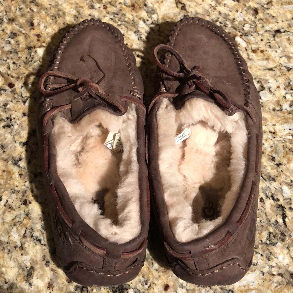 ❤️SALE❤️UGG Authentic Dakota